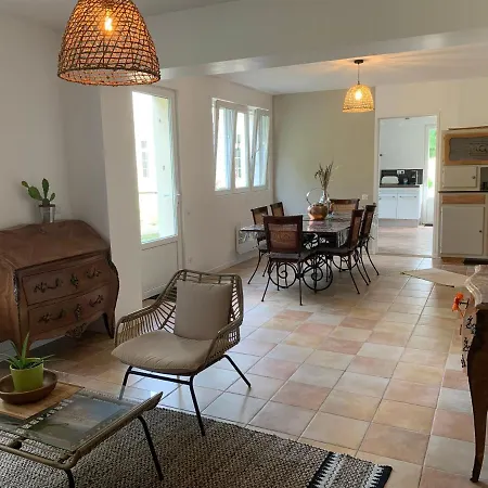 Domaine Leyre Et Le Gua Bâtisse Du Xvii Siècle - Terrasse Privée Et Parc *