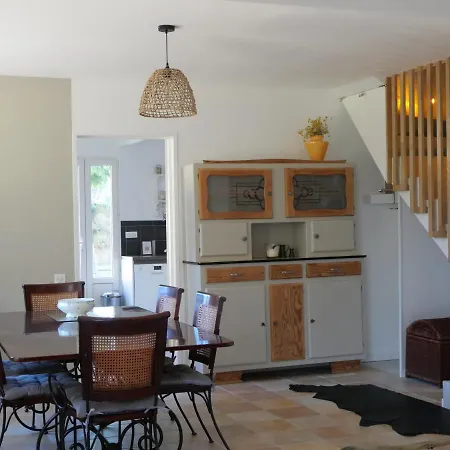 Batisse En Pierre Xvii Siecle 115 M² Avec Terrasse
