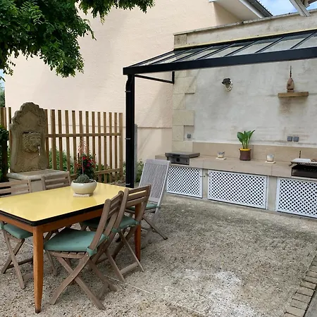 Batisse En Pierre Xvii Siecle 115 M² Avec Terrasse Villa