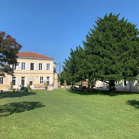 Domaine Leyre Et Le Gua Batisse Du Xvii Siecle - Terrasse Privee Et Parc *