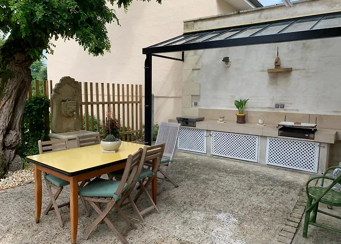 Batisse En Pierre Xvii Siecle 115 M² Avec Terrasse Villa